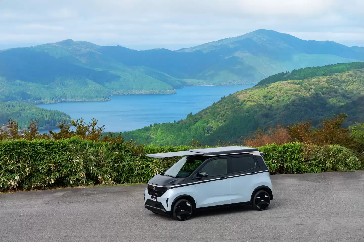 日产推太阳能扩展纯电Sakura：年增3000公里续航