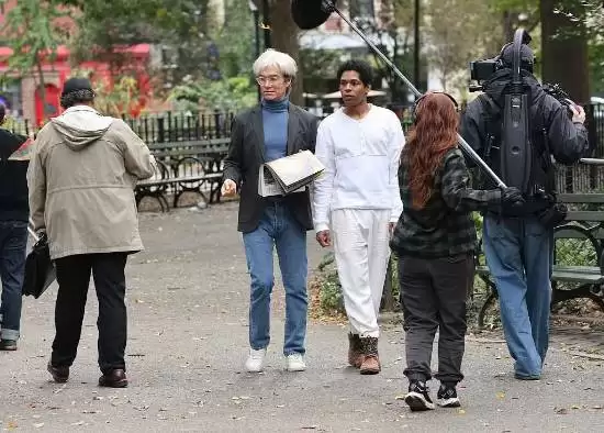 Samo Lives發佈新劇照,揭幕巴斯奎特與沃霍爾的紐約藝術傳奇