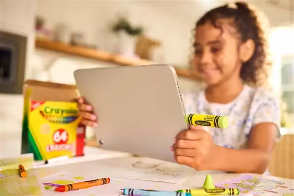 从小培养客户 闪迪推出绘儿乐联名蜡笔USB-C U盘：64GB 106元起