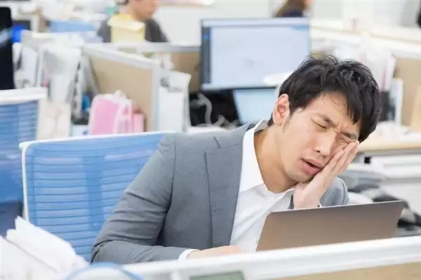 AI增效不减负，反致工时延长