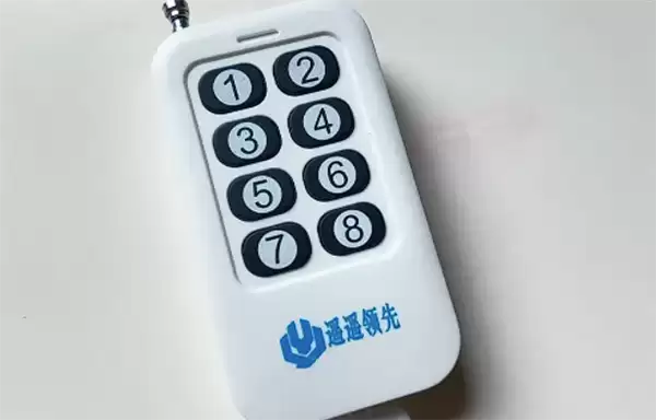 遥控器秒开车闸暴露小区安全漏洞