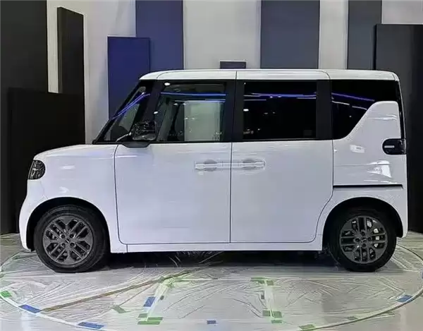 四轮四角带侧滑门！比亚迪纯电K-Car实车曝光