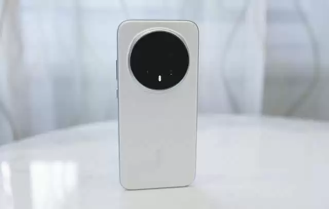 性能最强的手机：荣耀Magic8刷新旗舰性能新高度