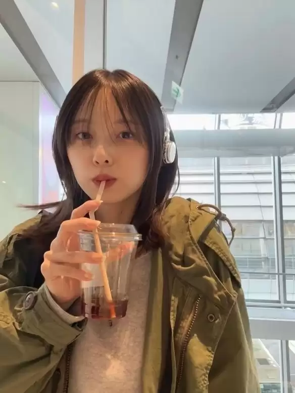 《寂静岭f》女主演直播被游戏吓哭 惊恐表情包出圈