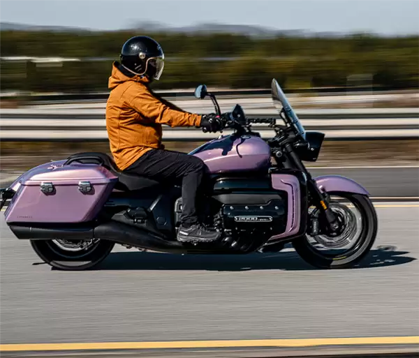 18.98万起、配水平对置8缸机！长城灵魂巡航摩托车S2000C上市