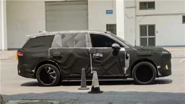 李斌爆蔚来ES8远超预期产能“跟不上”！今年12 月产能将提到1.5万台