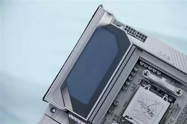 支持DDR5-9000!技嘉X870E AORUS X3D主板图赏