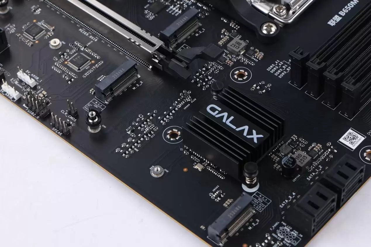 中端装机新方案!影驰联盟B650MWi-Fi 黑武士PLUS 主板开箱