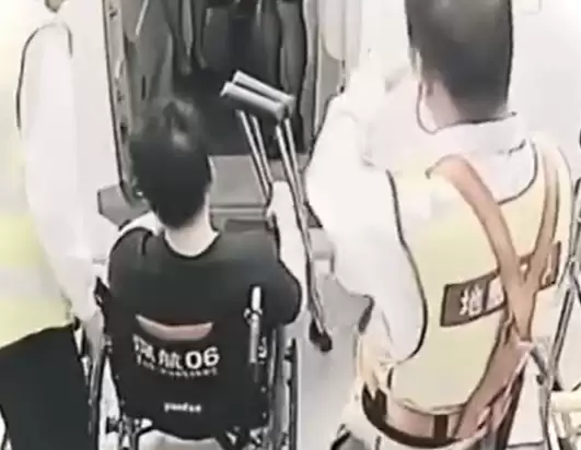 胡锡进谈“郑智化道歉”：名人需要谨慎使用自己的影响力