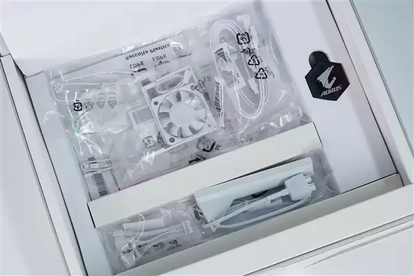 支持DDR5-9000!技嘉X870E AORUS X3D主板图赏