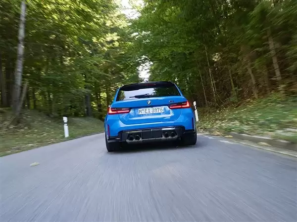 3.0T“机皇” 零百3.6秒！全新宝马M3旅行版即将中国首发