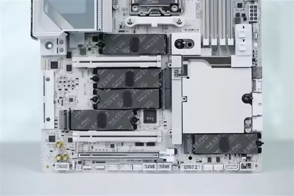 支持DDR5-9000!技嘉X870E AORUS X3D主板图赏