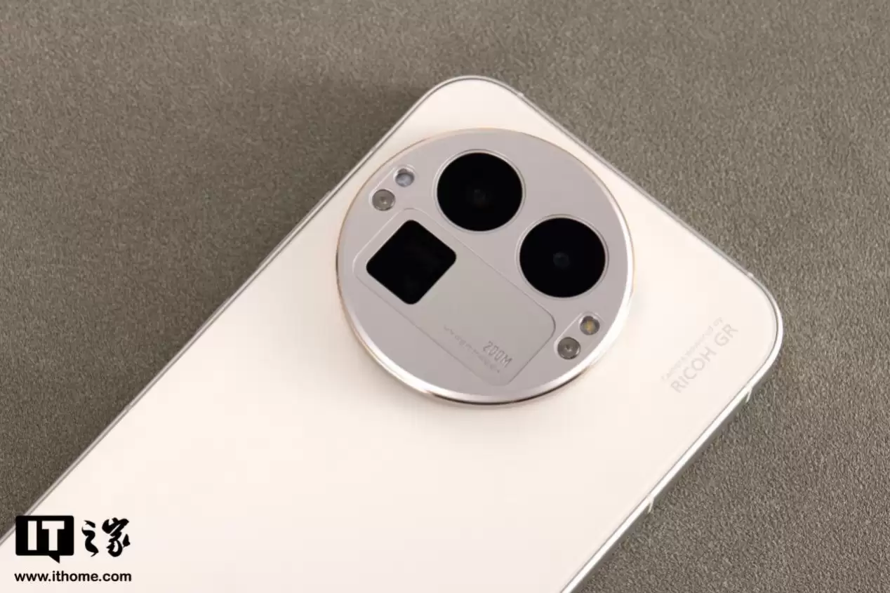 【IT之家评测室】理光 GR 影像 + 可换 Deco，真我 GT8 Pro 体验评测