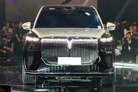 岚图推高端MPV泰山冲击五十万市场