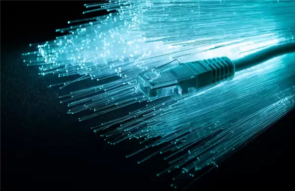 全球最长商用空芯光缆贯通，粤港低时延通信实现突破