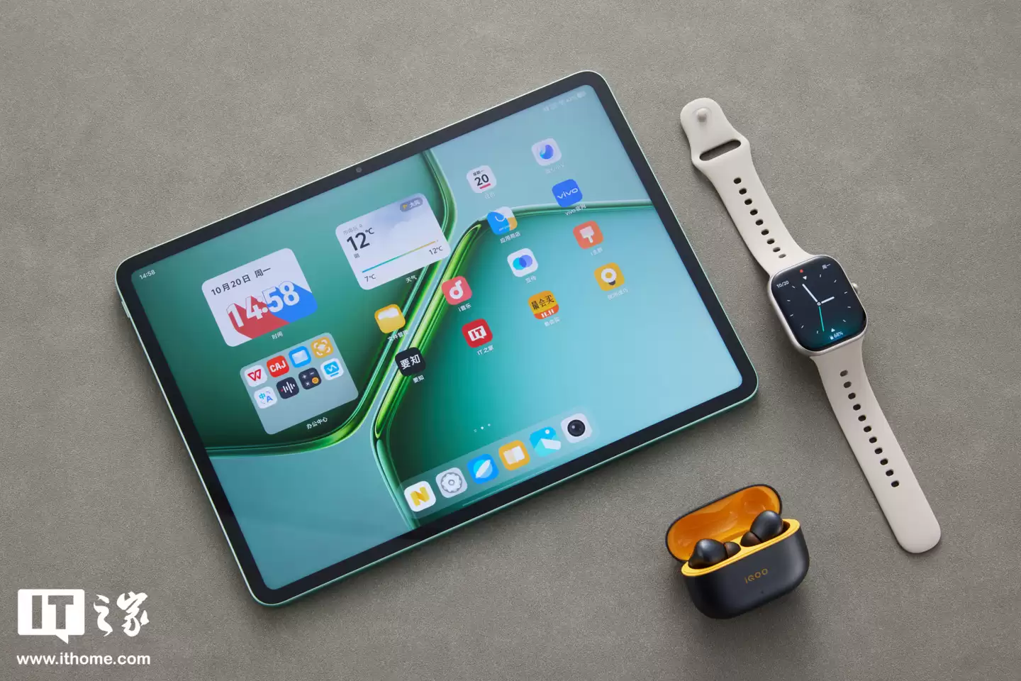 【IT之家图赏】热血能量生态焕新登场：iQOO Pad5e / WATCH GT 2 / TWS 5 全家桶实拍