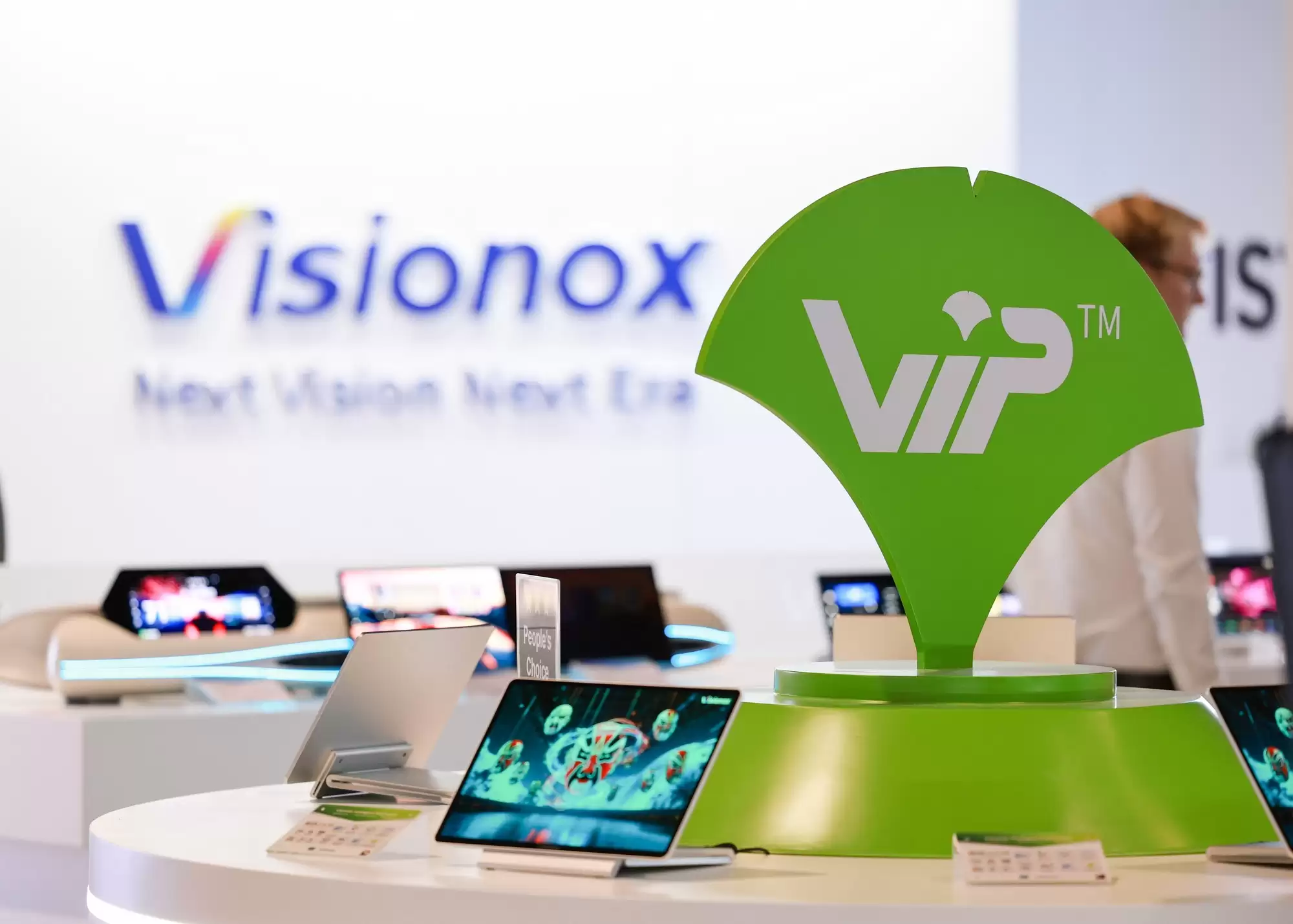 维信诺 一块柔性屏背后的制造强国之路