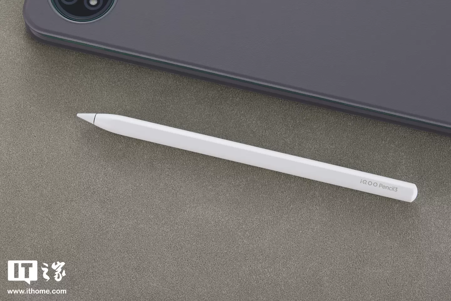 【IT之家图赏】热血能量生态焕新登场：iQOO Pad5e / WATCH GT 2 / TWS 5 全家桶实拍