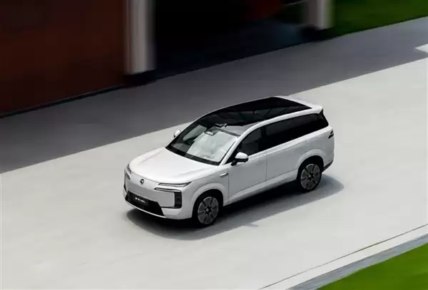 与宝马X7同级的豪华SUV起步价仅29.98万！腾势N8L产品亮点一图速览