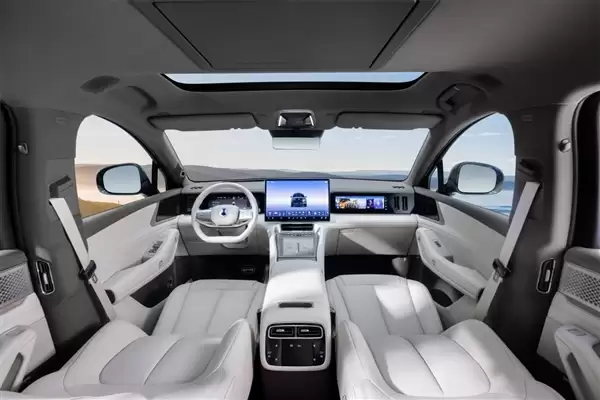 与宝马X7同级的豪华SUV起步价仅29.98万！腾势N8L产品亮点一图速览