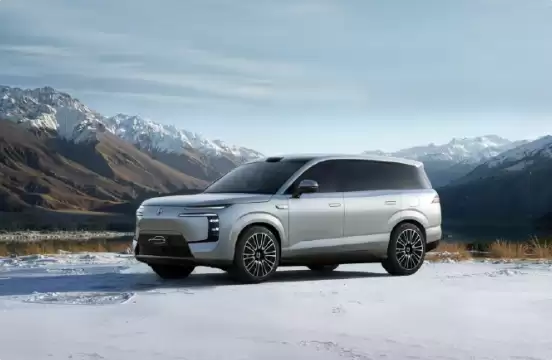 高圆圆代言!腾势N8L大六座豪华SUV正式上市 C位之争不再存在