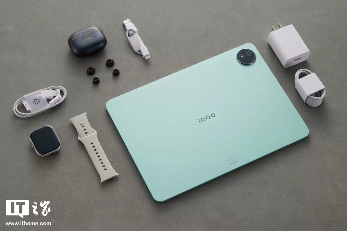 【IT之家图赏】热血能量生态焕新登场：iQOO Pad5e / WATCH GT 2 / TWS 5 全家桶实拍