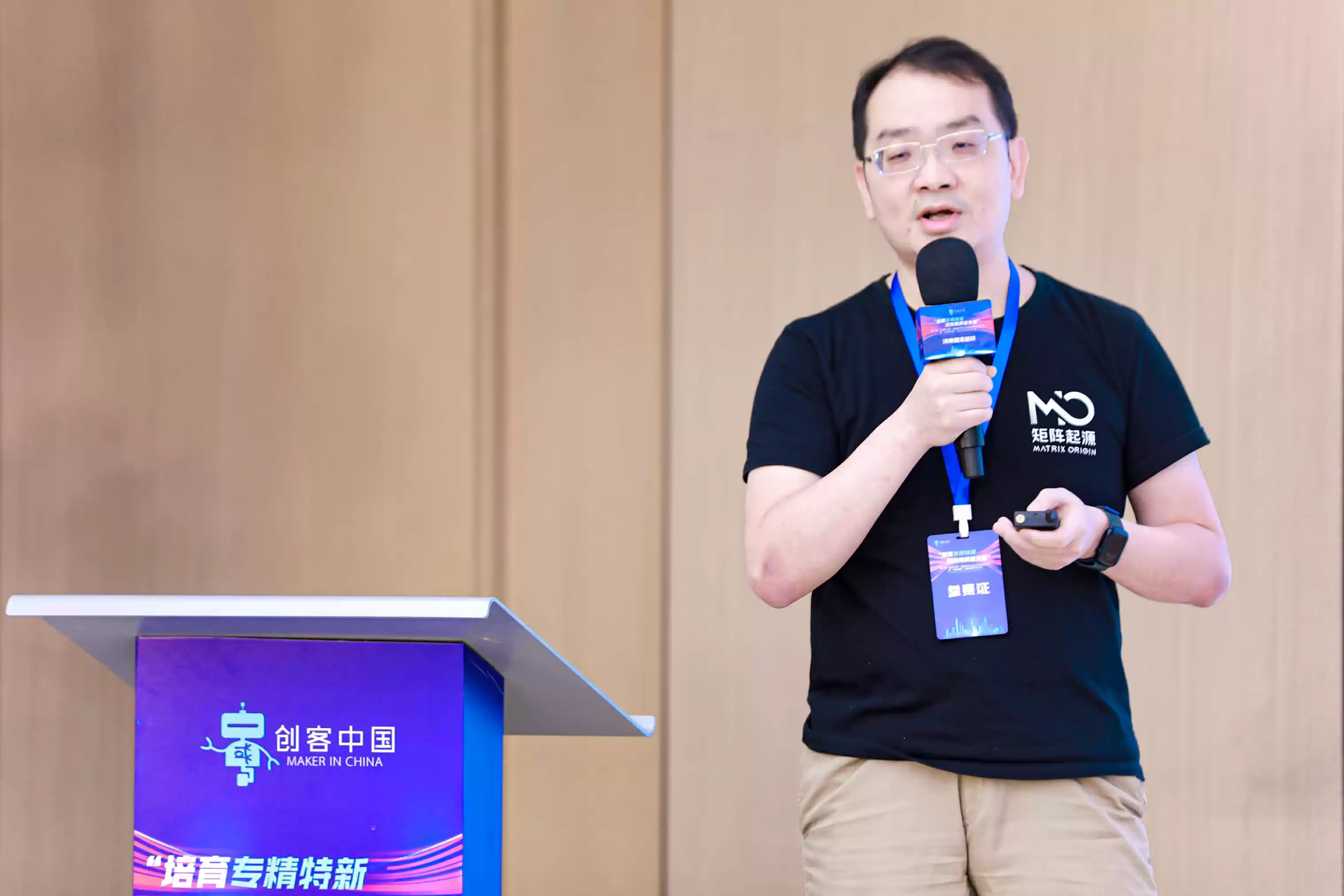 矩阵起源的“黑客帝国”梦，从帮助大模型落地开始