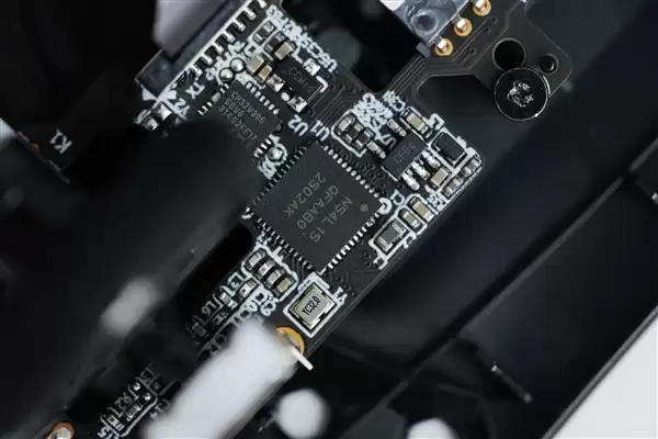 质感金属漆涂装！雷柏VT7二代系列鼠标图赏