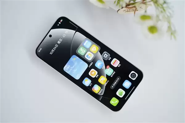 全球首发理光GR影像！真我GT8 Pro图赏