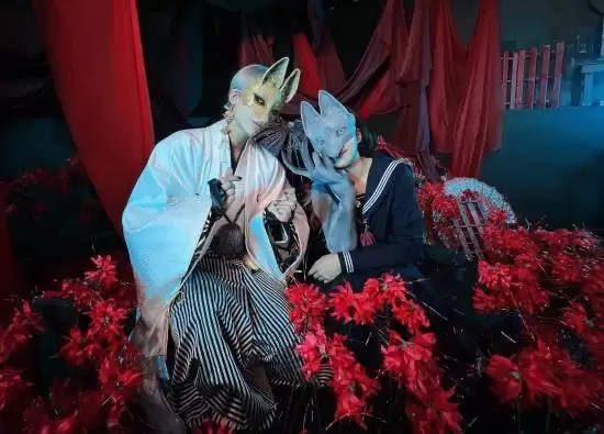 《寂静岭f》美女cos分享：黑袜JK+绝美侧颜