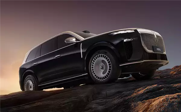 全尺寸旗舰SUV、国产“迈巴赫GLS”!岚图泰山内饰官图公布