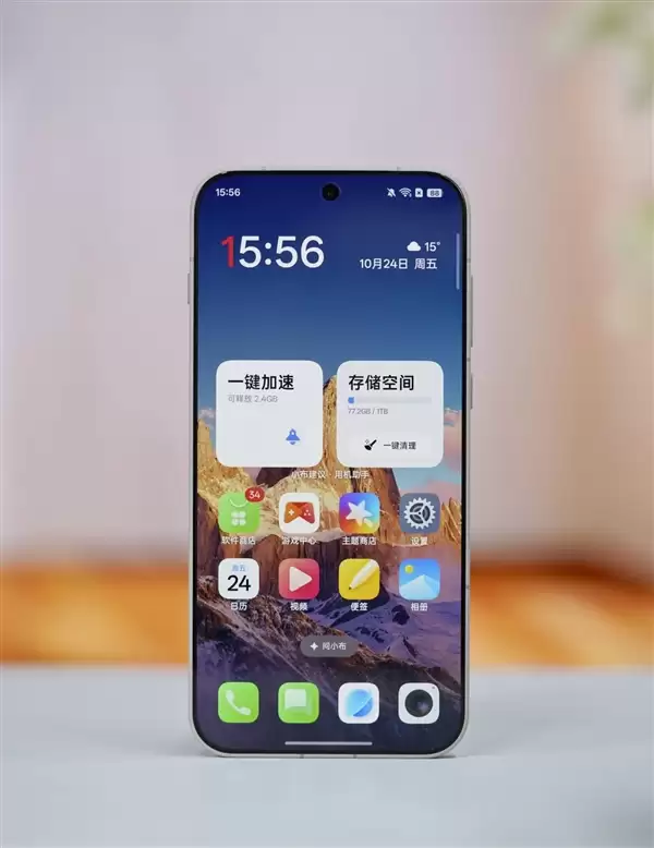 行业第一块165Hz高刷高分屏!一加15图赏