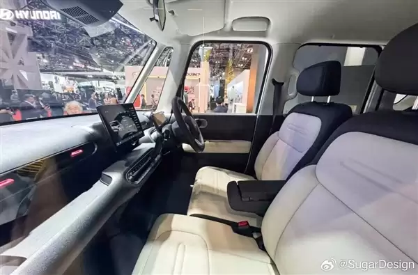 續航180公里 比亞迪純電K-Car內飾遭曝：前後都是貫通座椅