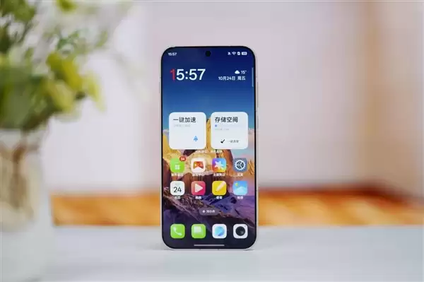 行业第一块165Hz高刷高分屏!一加15图赏