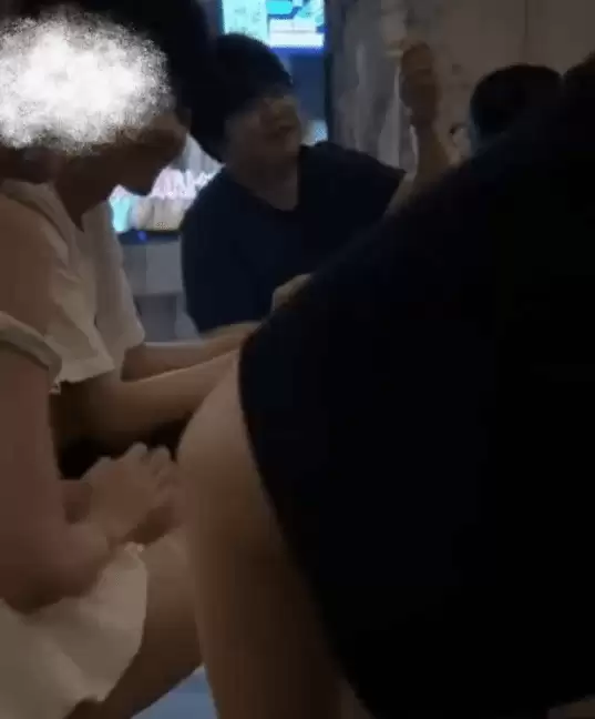 BLG止步十六强后队员现身KTV引热议