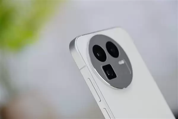 全球首发理光GR影像！真我GT8 Pro图赏