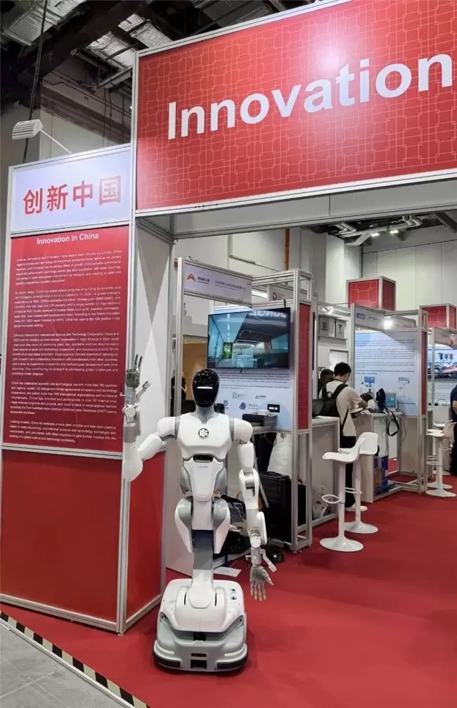 SWITCH 2025：新加坡副总理颜金勇盛赞智平方，“创新中国”代表闪耀国际舞台