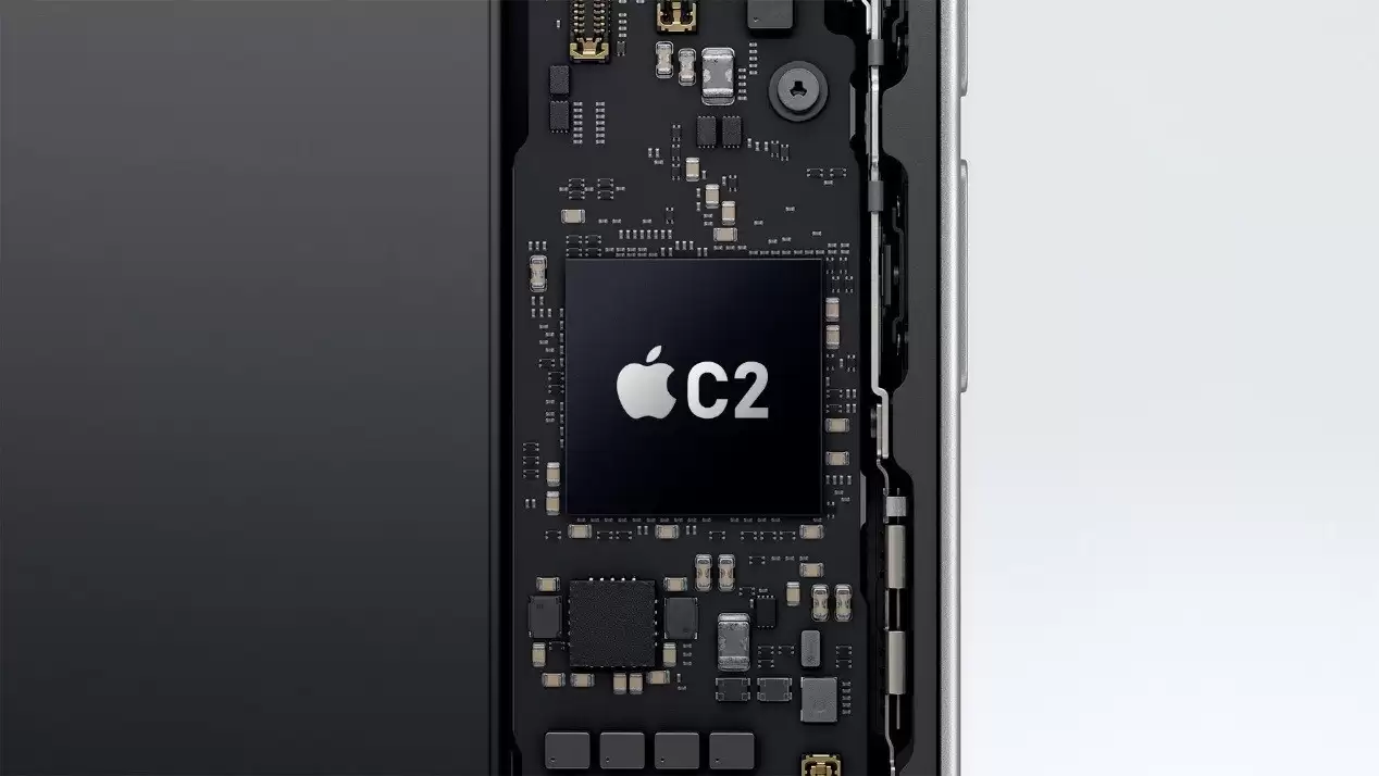 苹果将推自研C2基带，iPhone 18全面支持双频5G