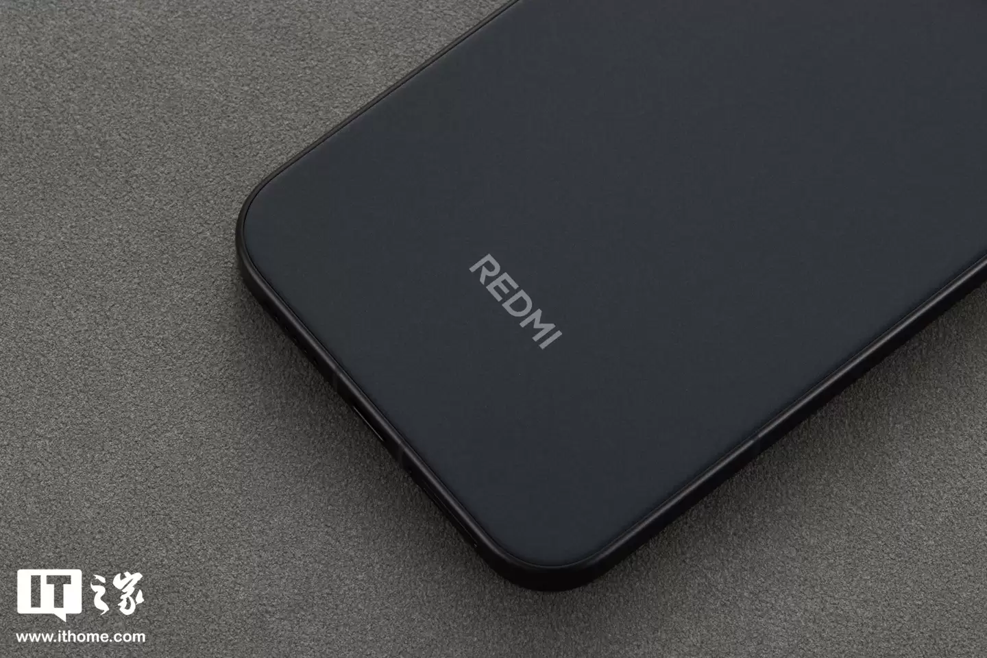 【IT之家开箱】Redmi K90 Pro Max 黑色款手机图赏：全新设计语言，质感出众