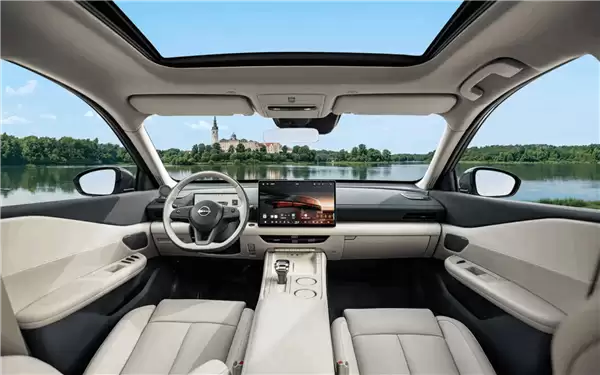 首搭华为座舱的燃油车!东风日产天籁·鸿蒙座舱内饰首发