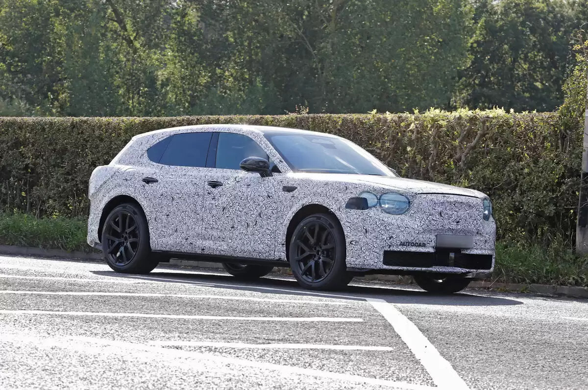 宾利 11 月 5 日公开其首款纯电 SUV 细节，WLTP 工况预估约 560 公里