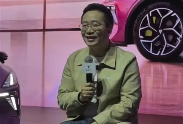 深蓝董事长邓承浩谈隐藏式门把手：我们也受到了特斯拉的影响