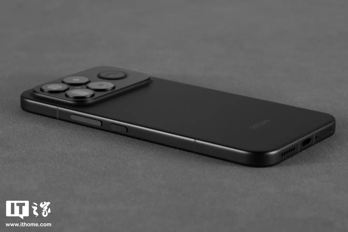 【IT之家开箱】Redmi K90 Pro Max 黑色款手机图赏：全新设计语言，质感出众