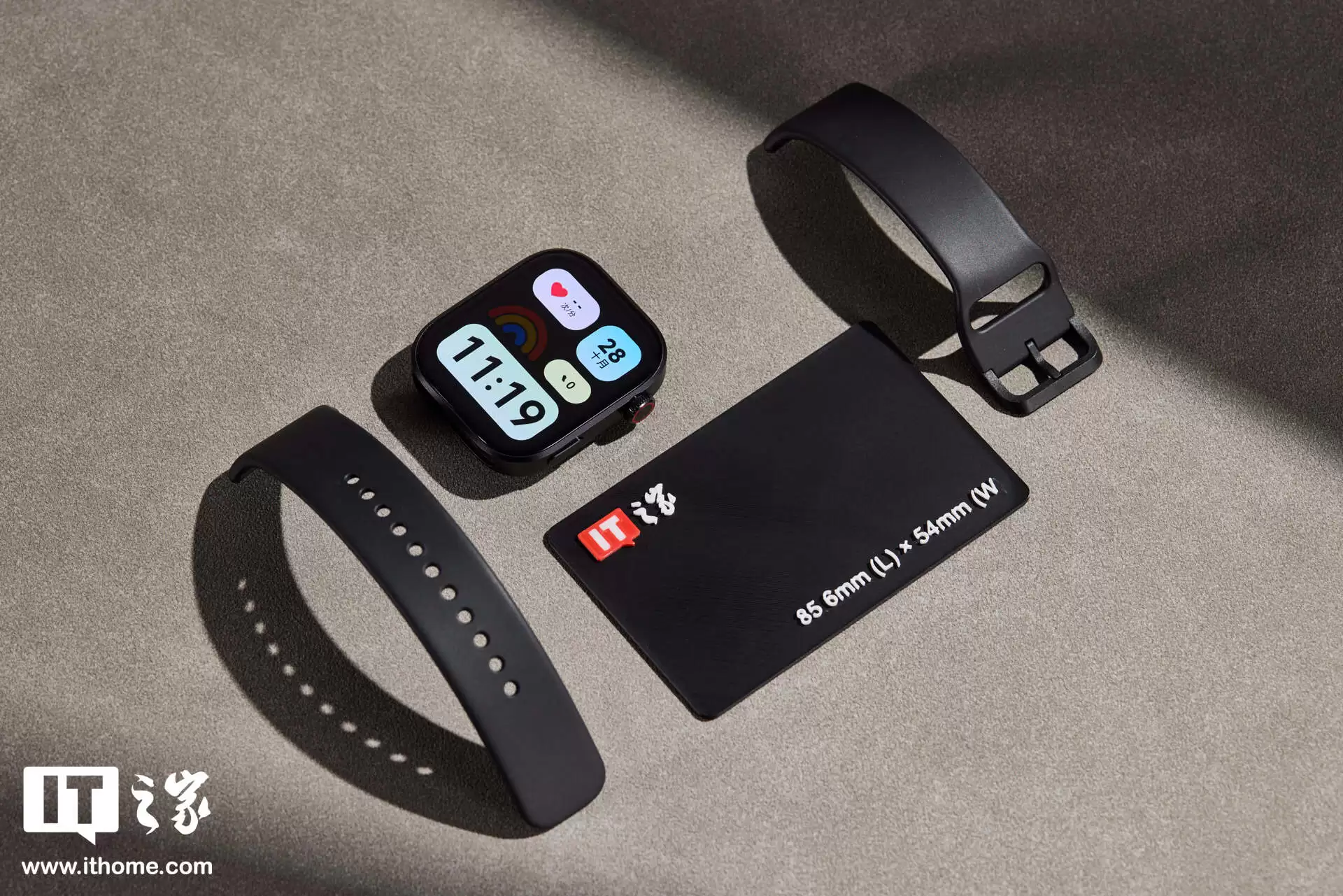 【IT之家开箱】小米 REDMI Watch 6 智能手表实拍：彩色 AOD、铝合金中框