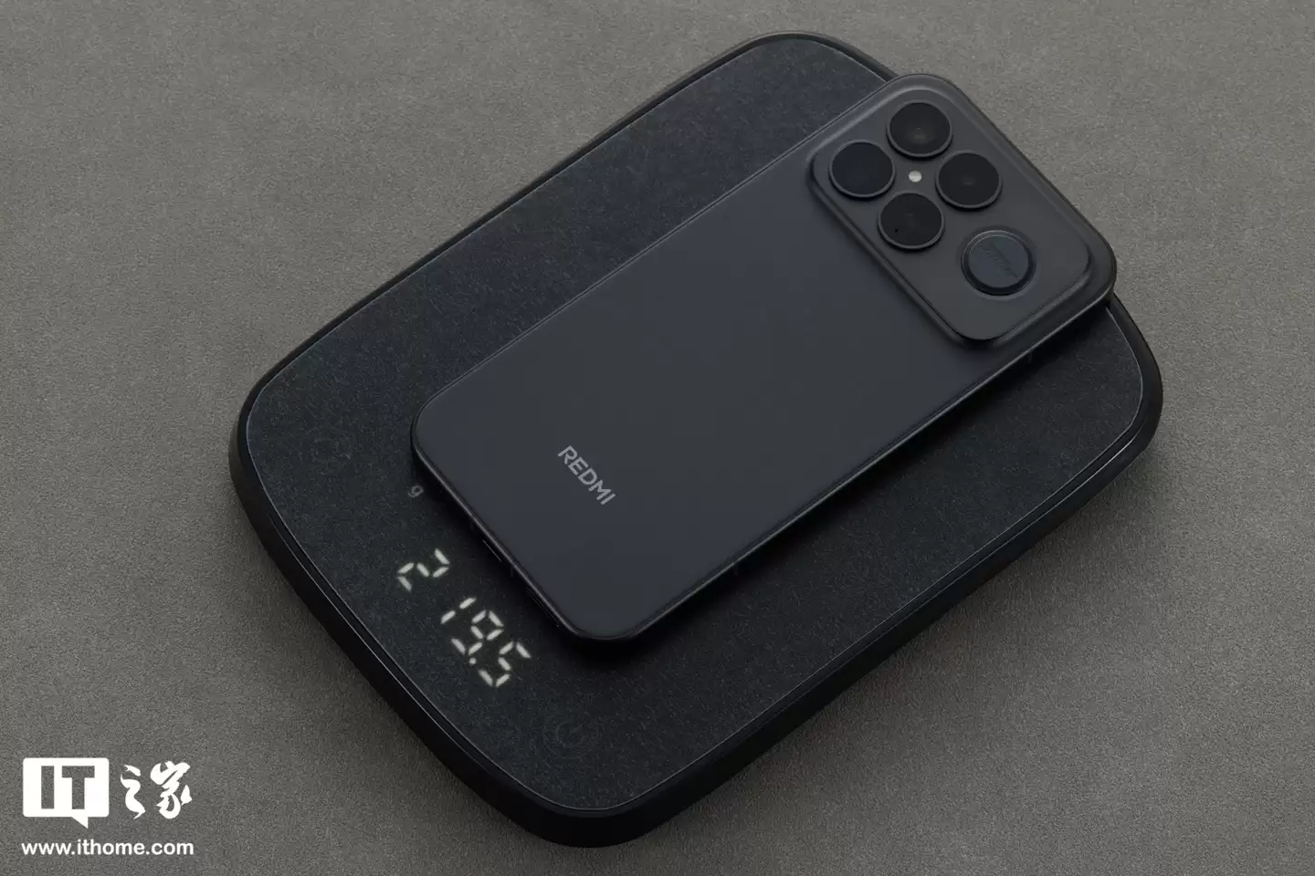 【IT之家开箱】Redmi K90 Pro Max 黑色款手机图赏：全新设计语言，质感出众