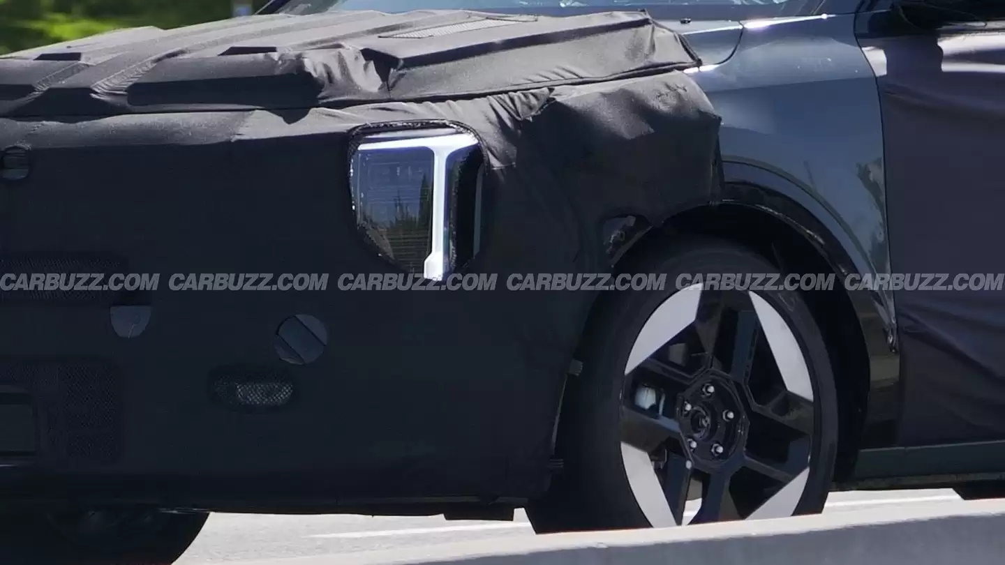 起亚极睿 Niro 中期改款路测谍照首曝：放弃“虎颜”设计