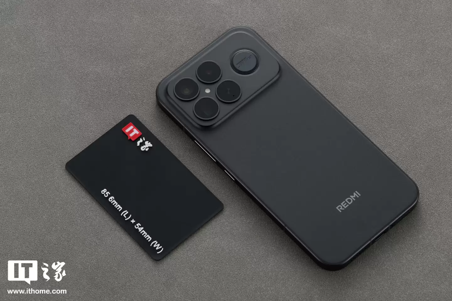 【IT之家开箱】Redmi K90 Pro Max 黑色款手机图赏：全新设计语言，质感出众