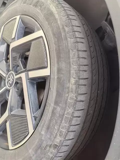 电动车真的费轮胎吗?七年七万六公里实测揭秘