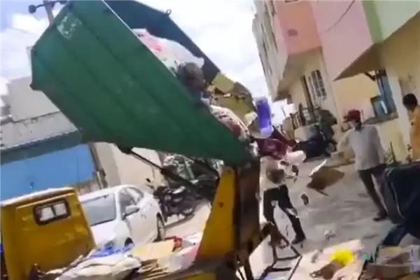 把垃圾被送回去乱扔垃圾人家门口 印度以毒攻毒羞辱惯犯