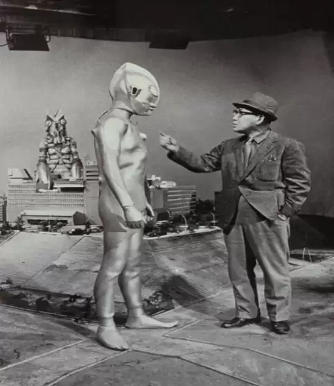 圆谷英二获美国视效协会终身成就奖